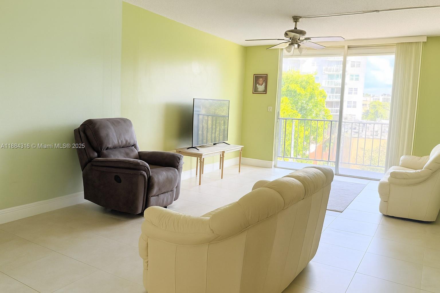 THREE HORIZONS SOUTH COND - Residential Lease