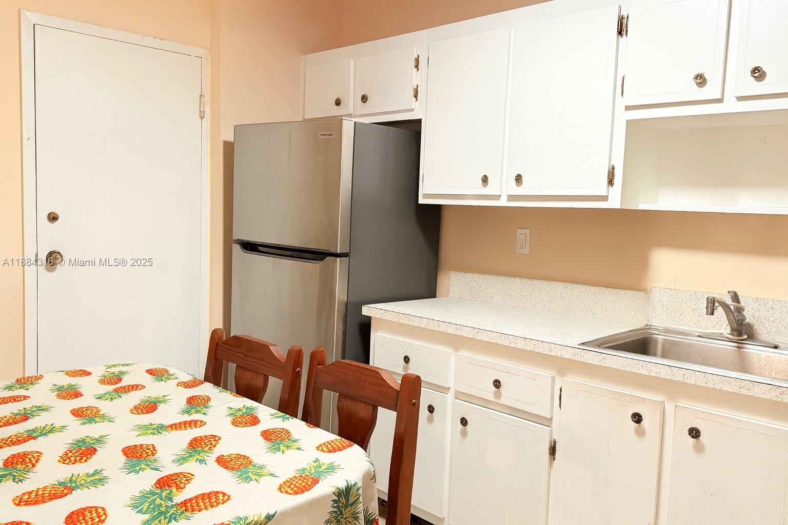 THREE HORIZONS SOUTH COND - Residential Lease