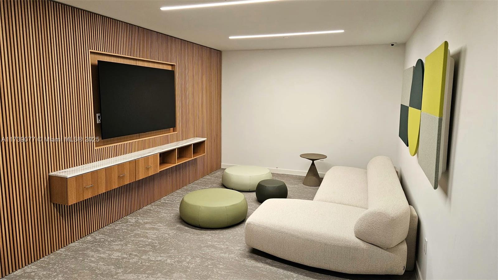ASTON MARTIN - Residential