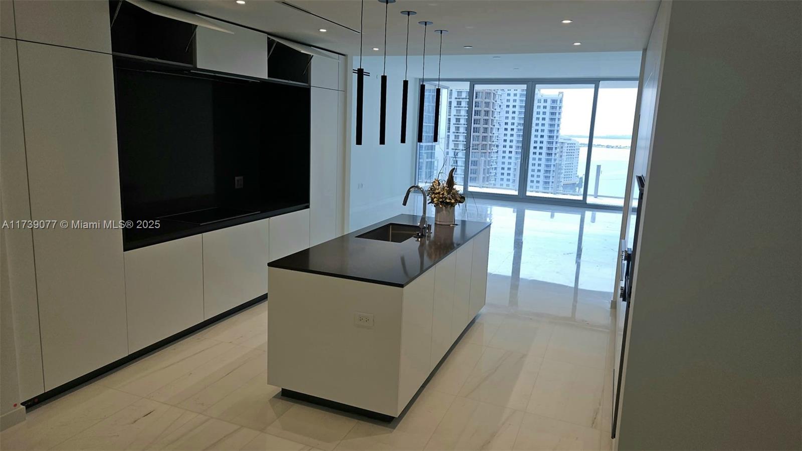 ASTON MARTIN - Residential