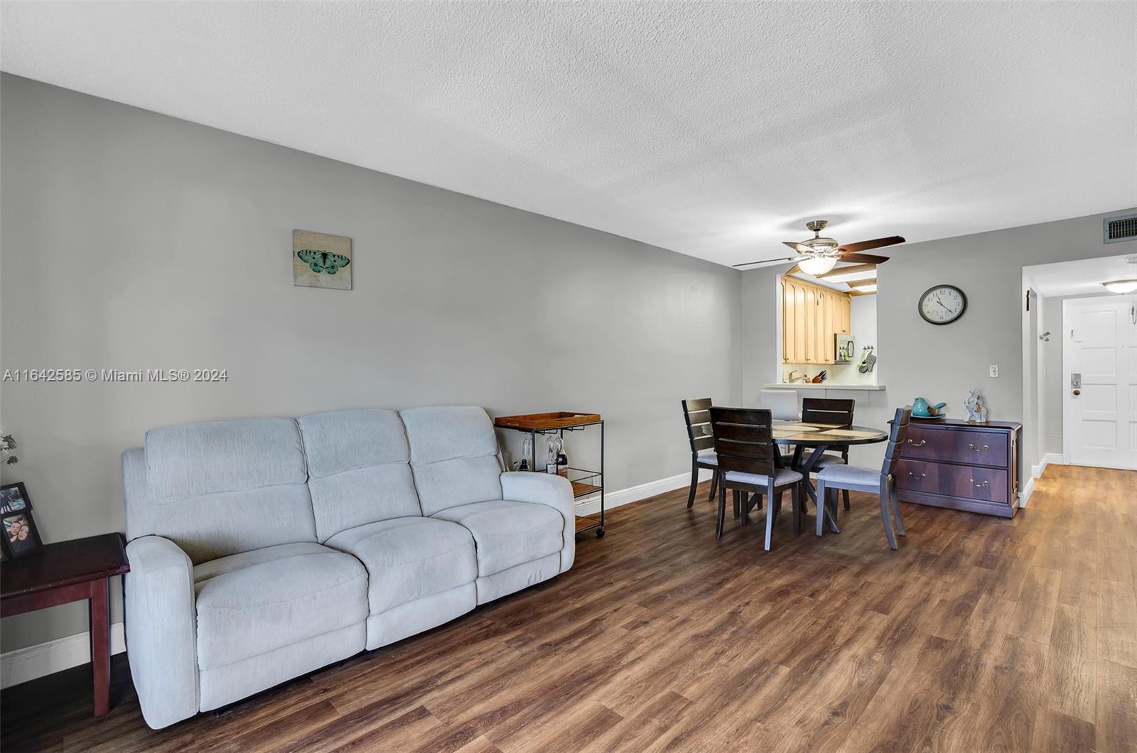 Photo 5 of 23 of 1001 Hillcrest Ct 315 condo