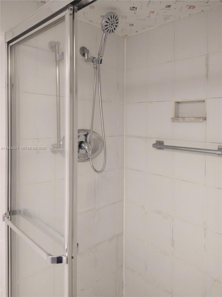 WINSTON TOWERS 200 - Residential