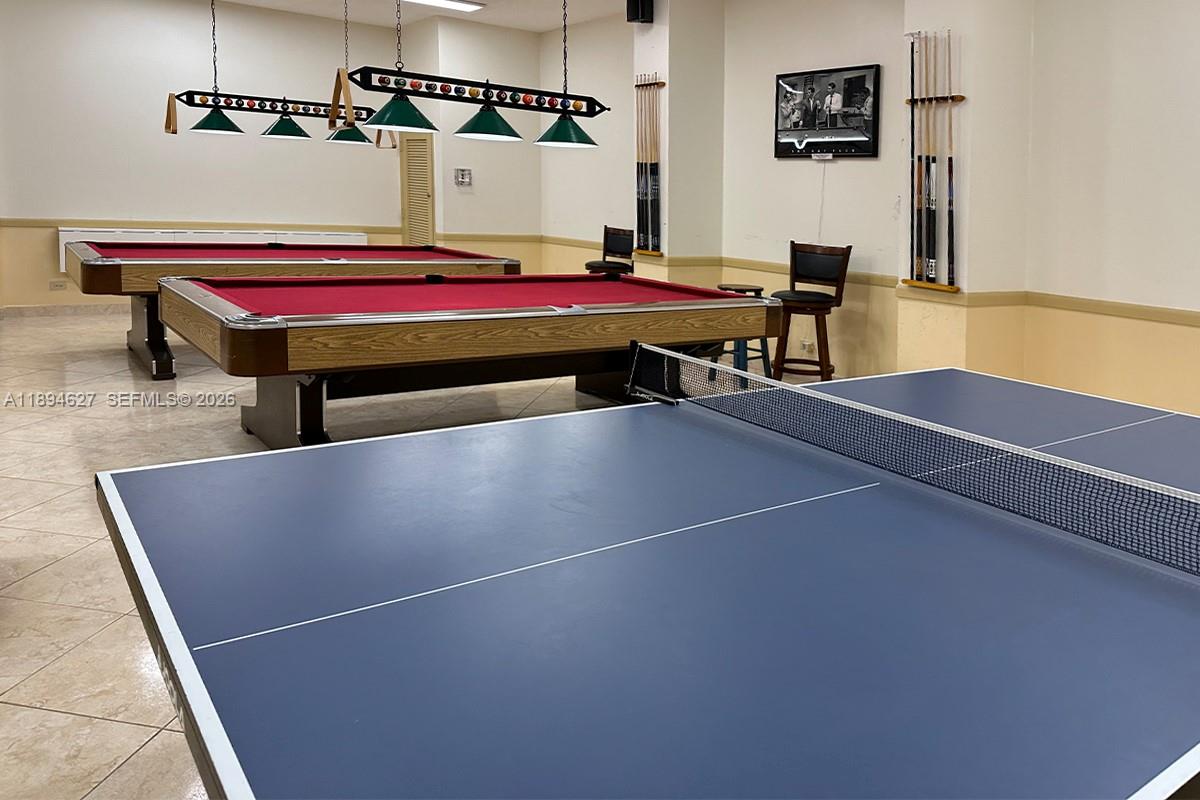 WINSTON TOWERS 200 - Residential