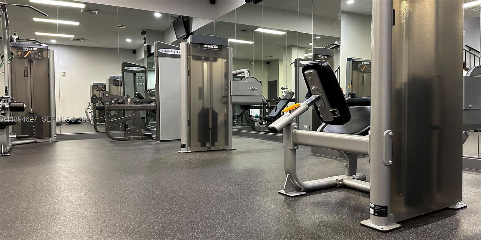 WINSTON TOWERS 200 - Residential