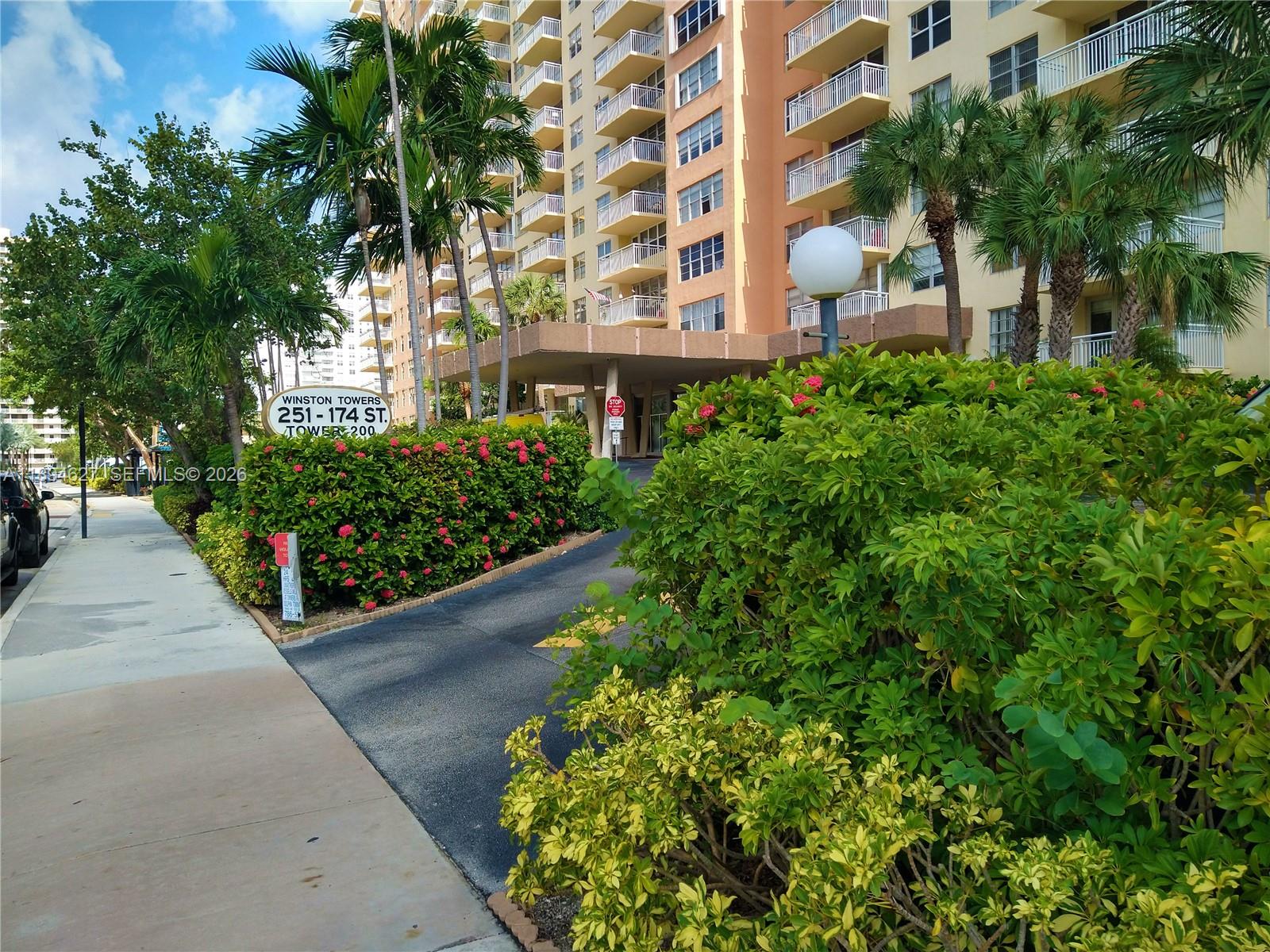 WINSTON TOWERS 200 - Residential