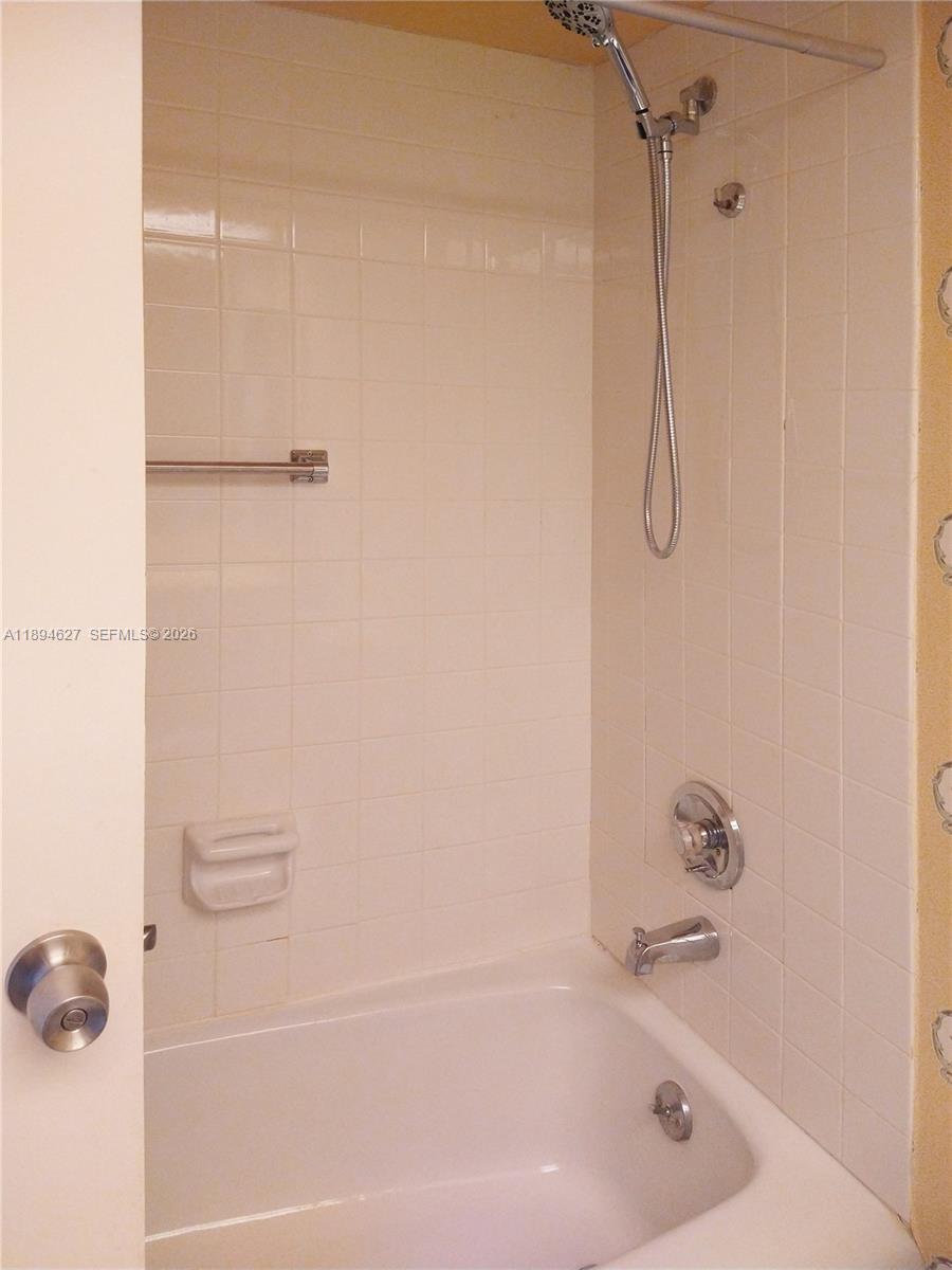 WINSTON TOWERS 200 - Residential