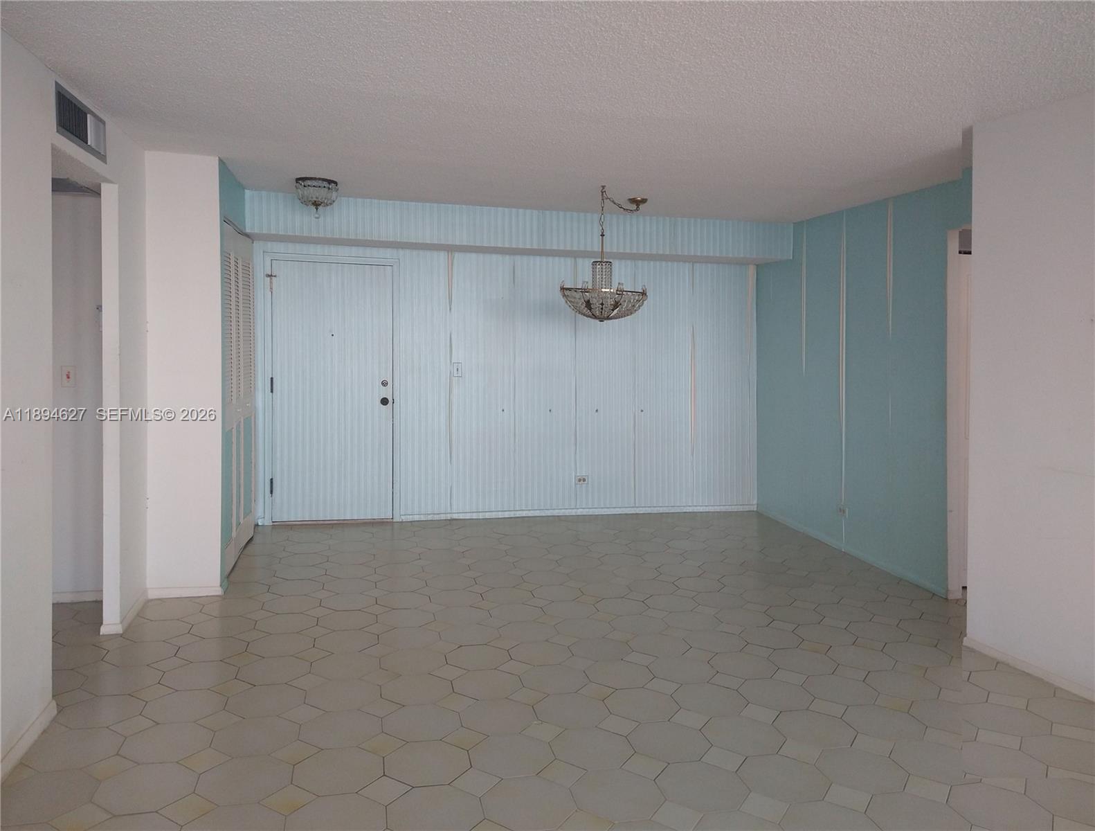 WINSTON TOWERS 200 - Residential