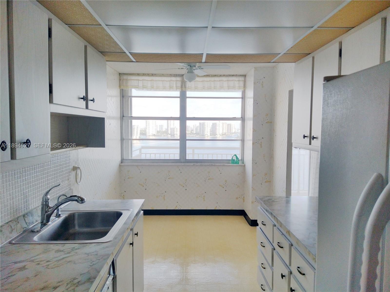 WINSTON TOWERS 200 - Residential