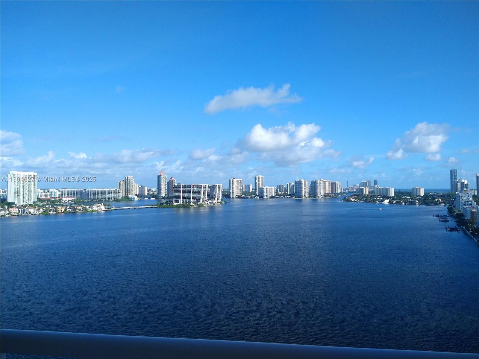 WINSTON TOWERS 200 - Residential