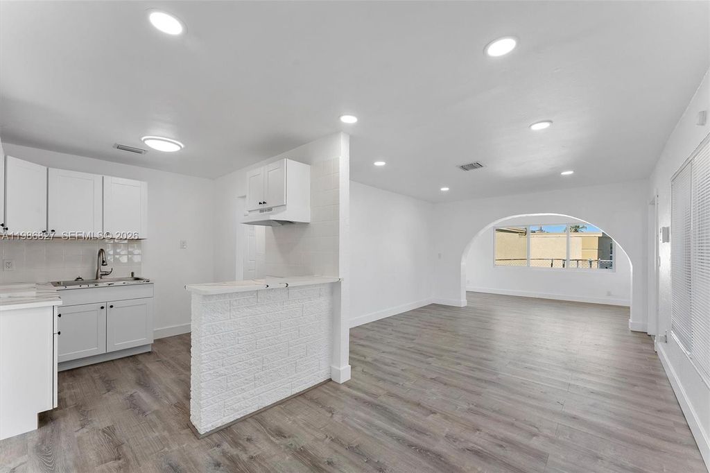 Photo of 550 NW 17th St, Pompano Beach, FL 33060 (MLS # A11986827)