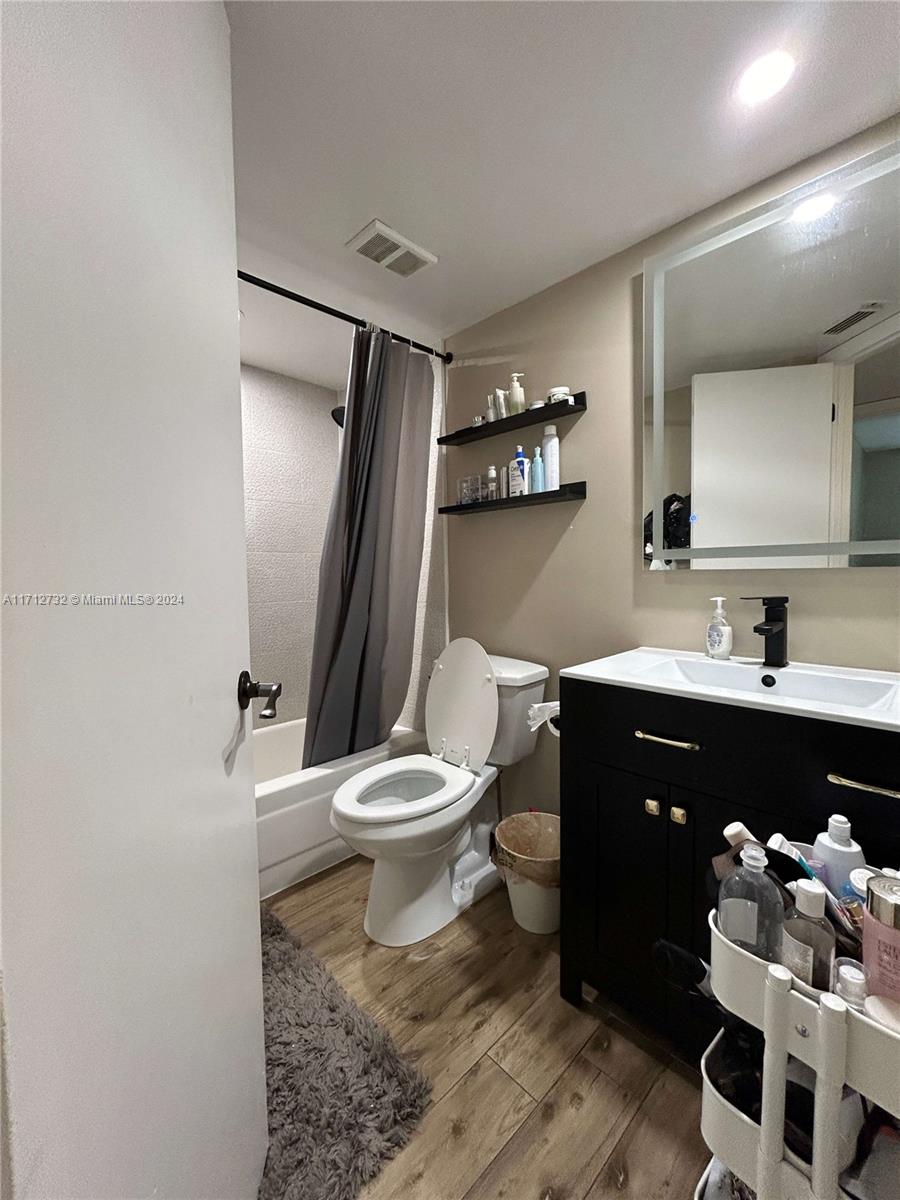 EDGEWATER CONDO - Residential Lease