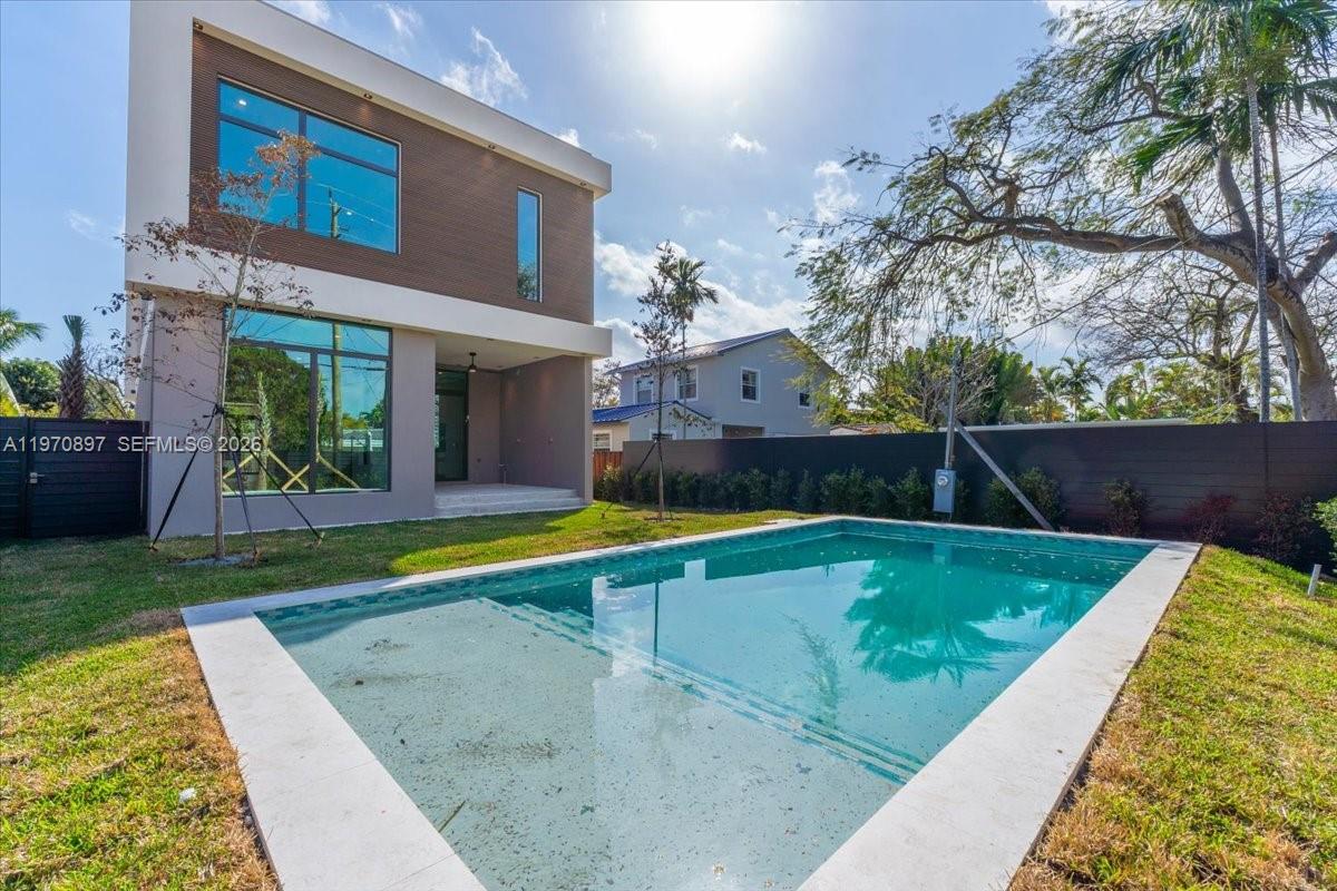 HOLLYWOOD - Residential