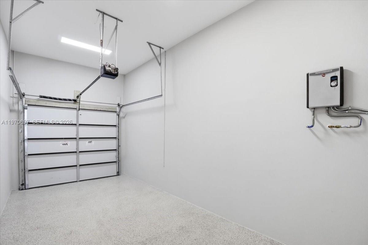 HOLLYWOOD - Residential