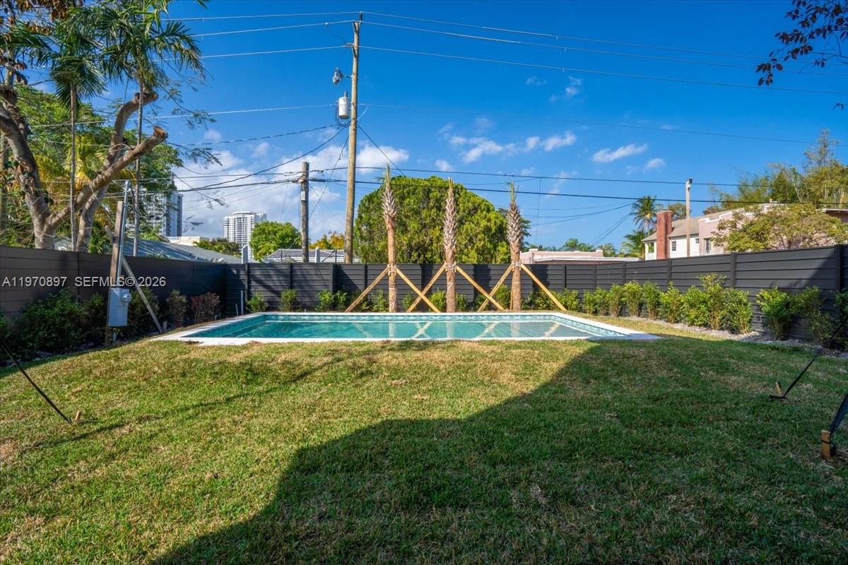 HOLLYWOOD - Residential
