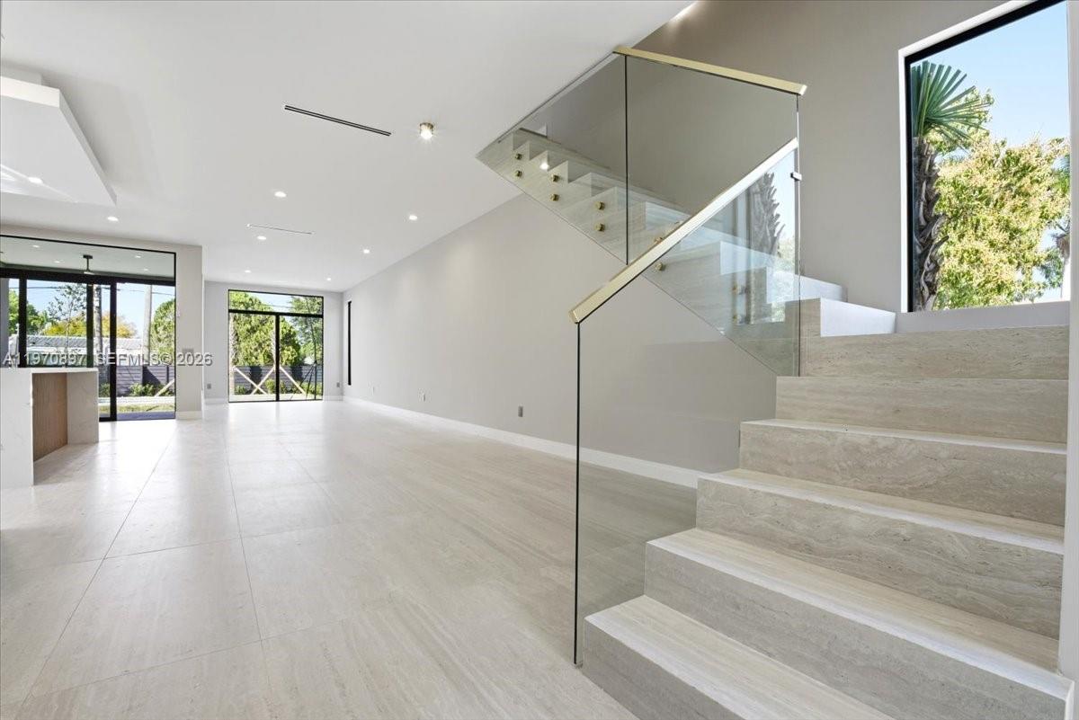 HOLLYWOOD - Residential