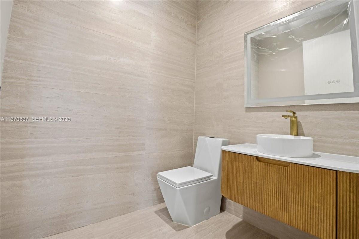 HOLLYWOOD - Residential