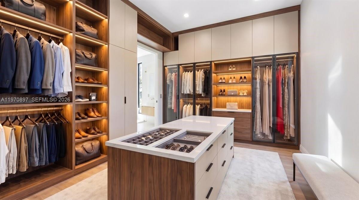 HOLLYWOOD - Residential