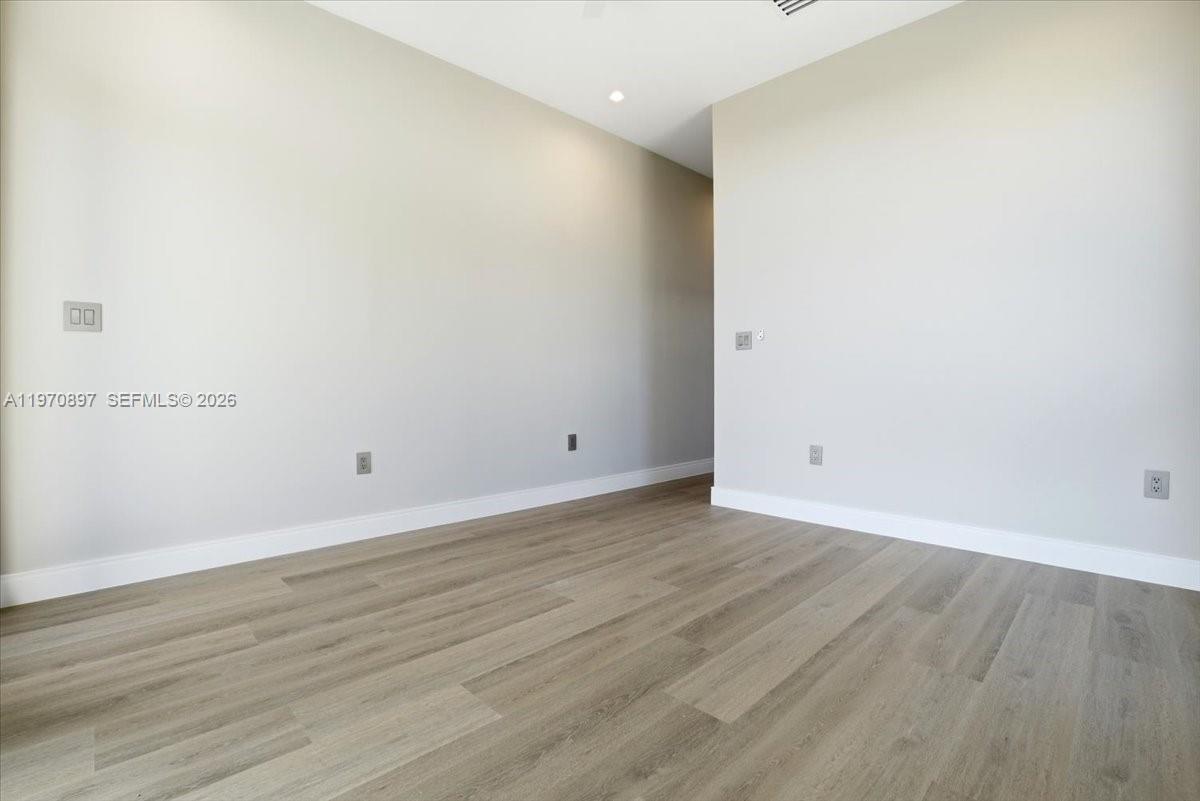 HOLLYWOOD - Residential
