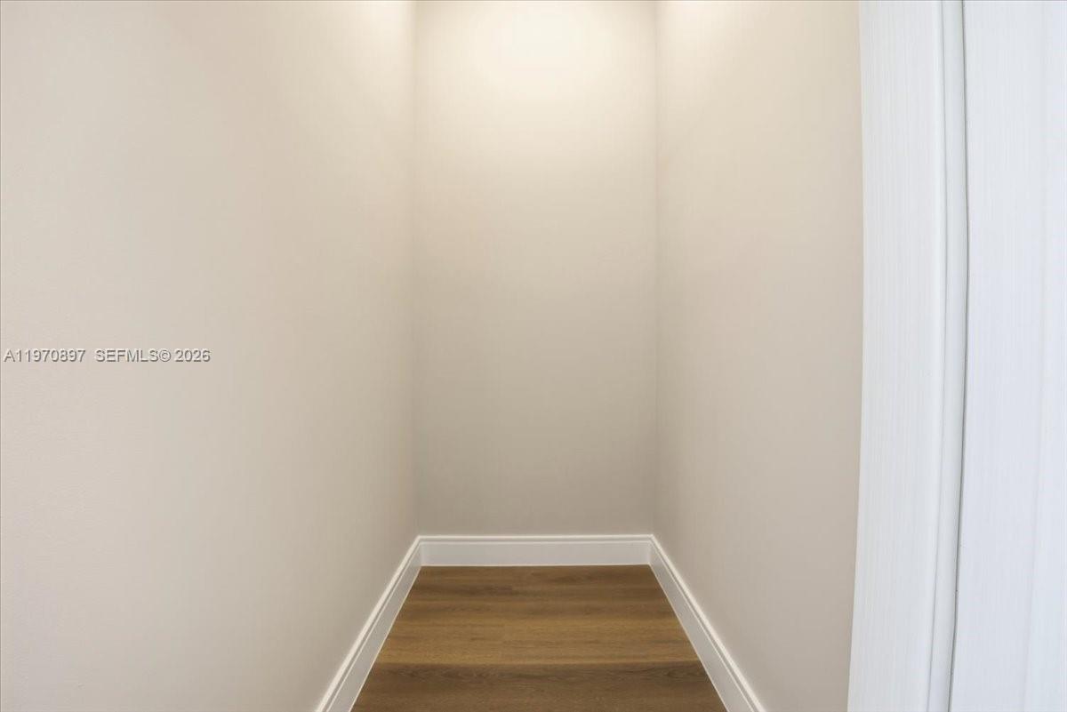 HOLLYWOOD - Residential
