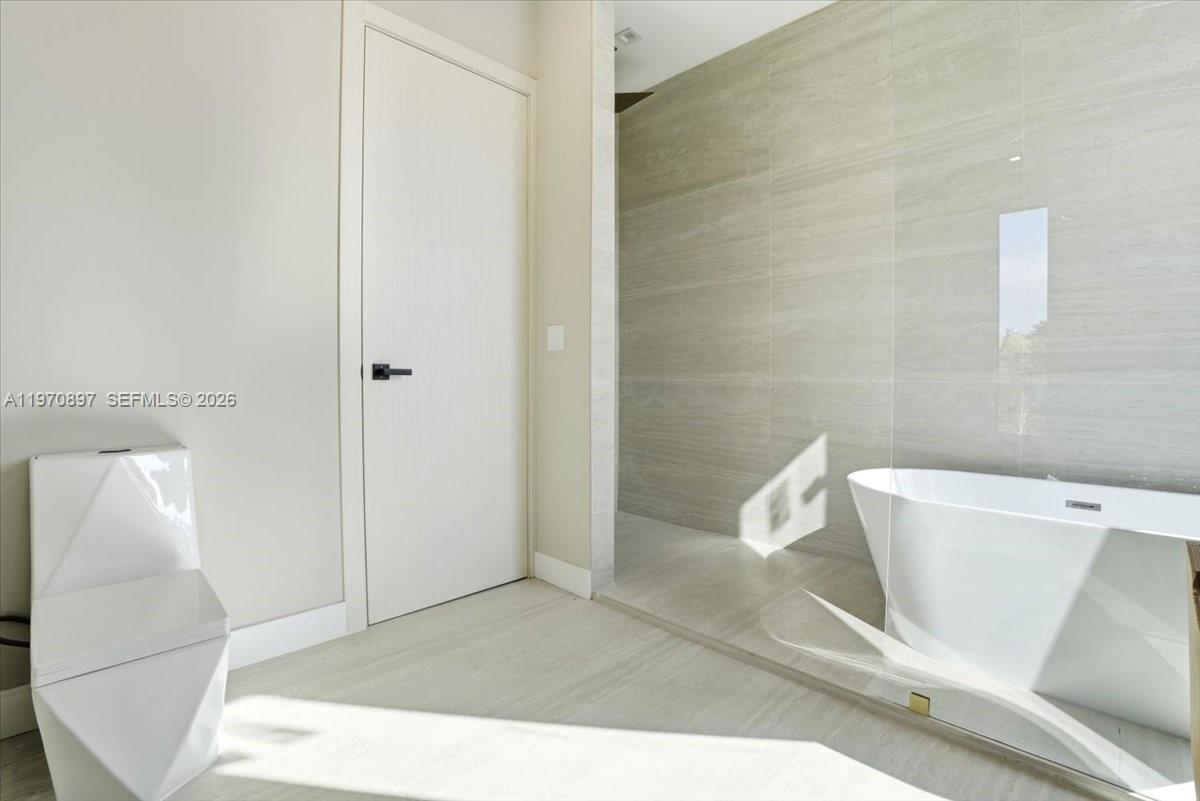 HOLLYWOOD - Residential