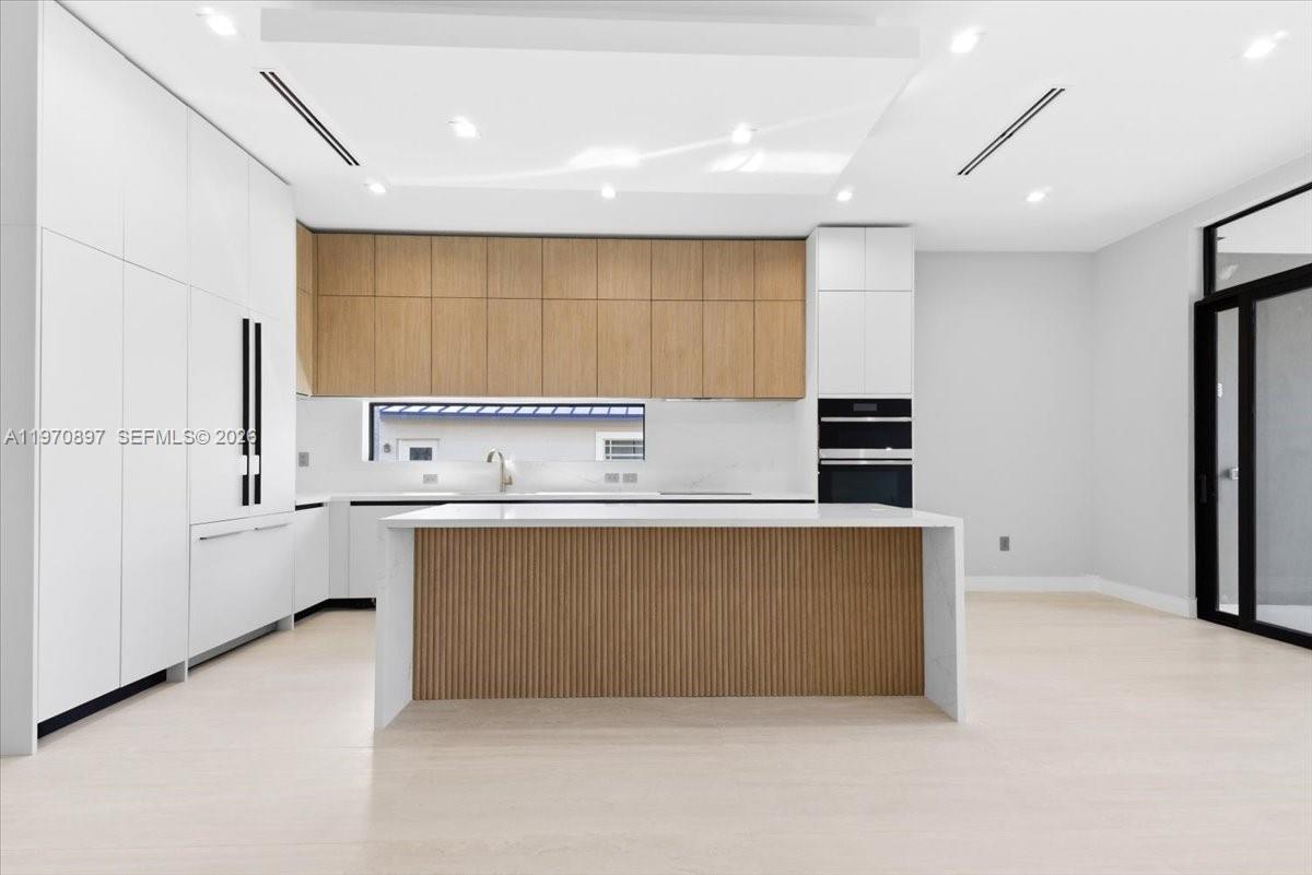 HOLLYWOOD - Residential