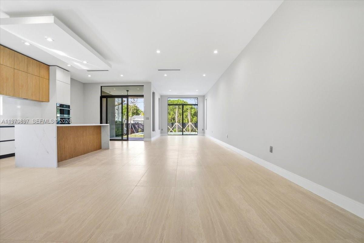 HOLLYWOOD - Residential