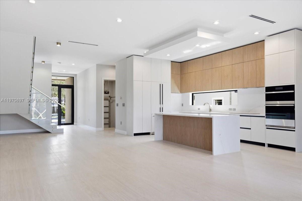 HOLLYWOOD - Residential