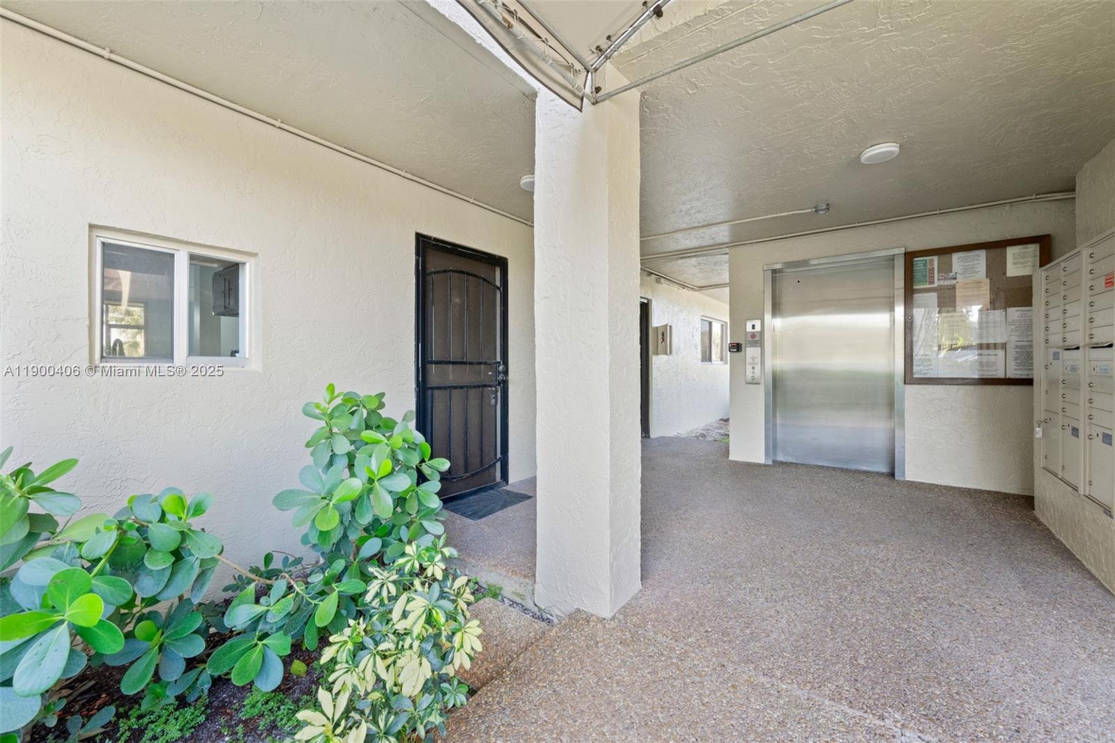 CASCADES OF LAUDERHILL - Residential