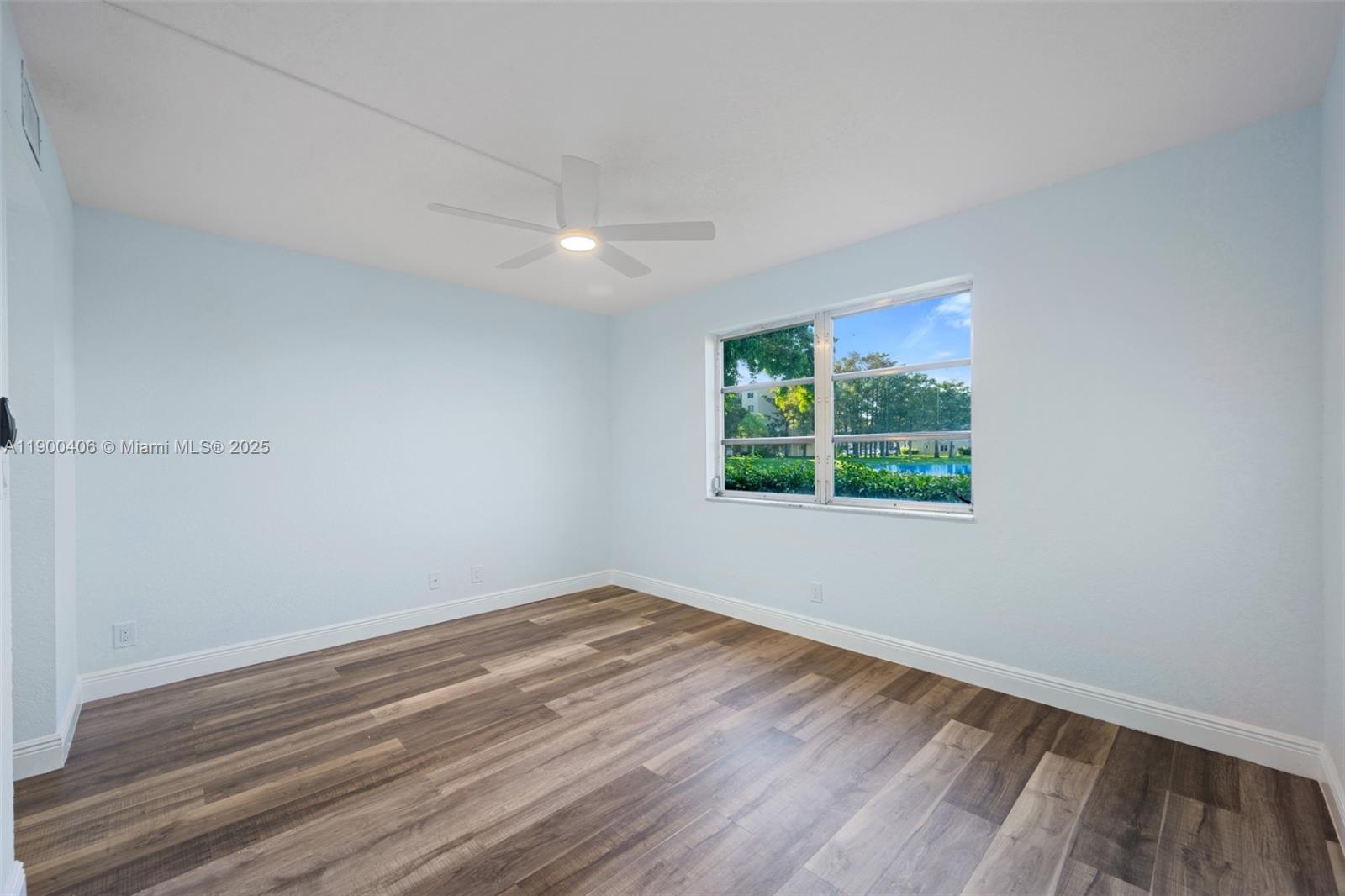 CASCADES OF LAUDERHILL - Residential