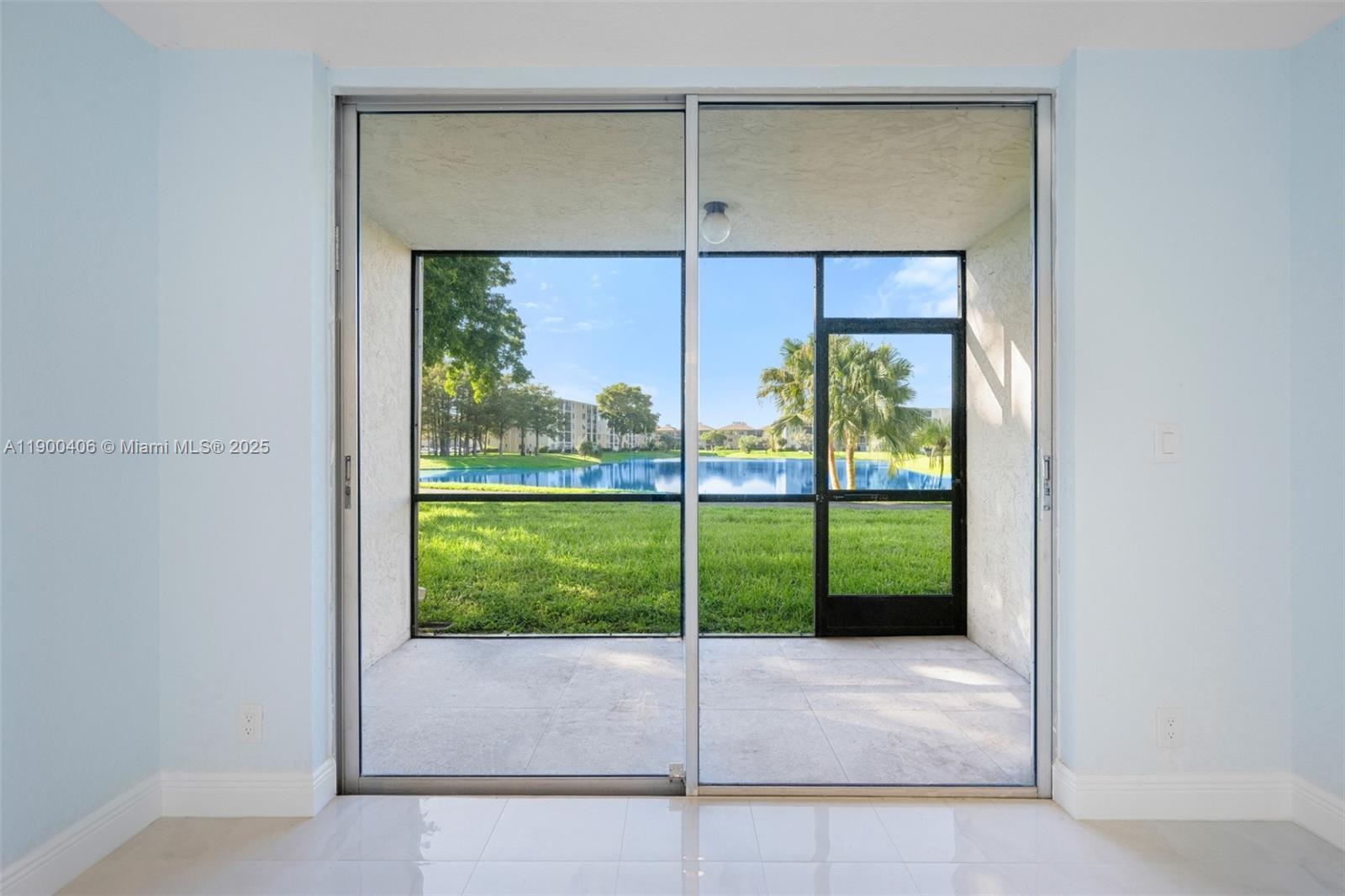 CASCADES OF LAUDERHILL - Residential