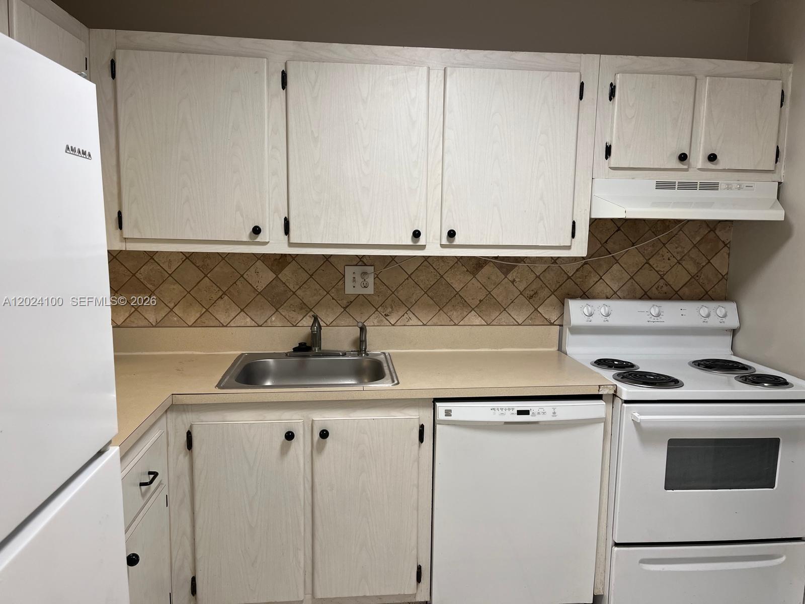 VERSAILLES GARDENS CONDO - Residential