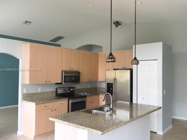 743 SW 190th Ave 743