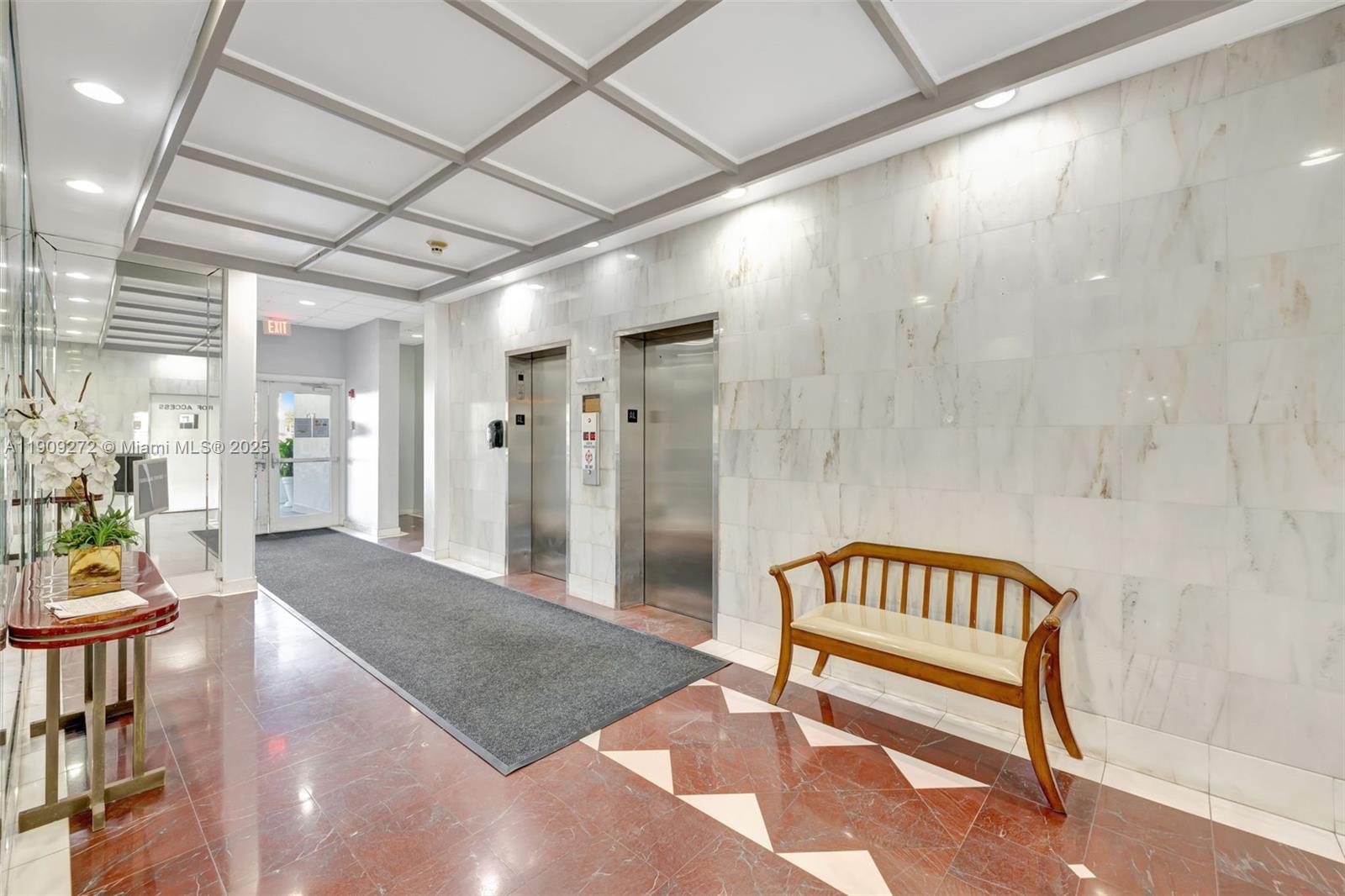 TRAFALGAR TOWERS CONDOMIN - Residential