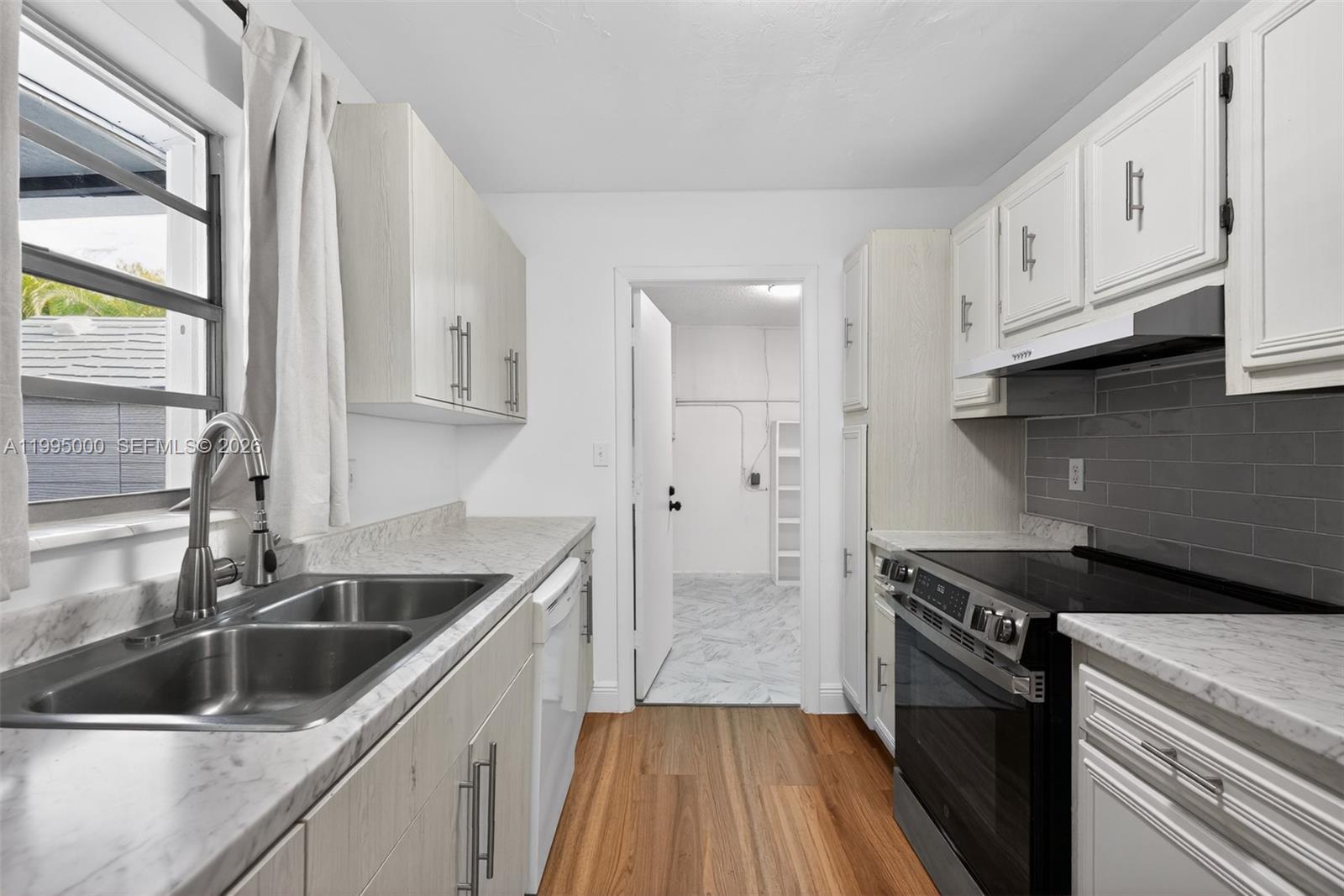 KILLIAN PINES - Residential