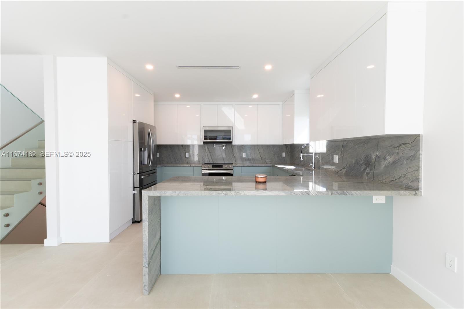 KEY LARGO OCEAN RESORT CO - Residential