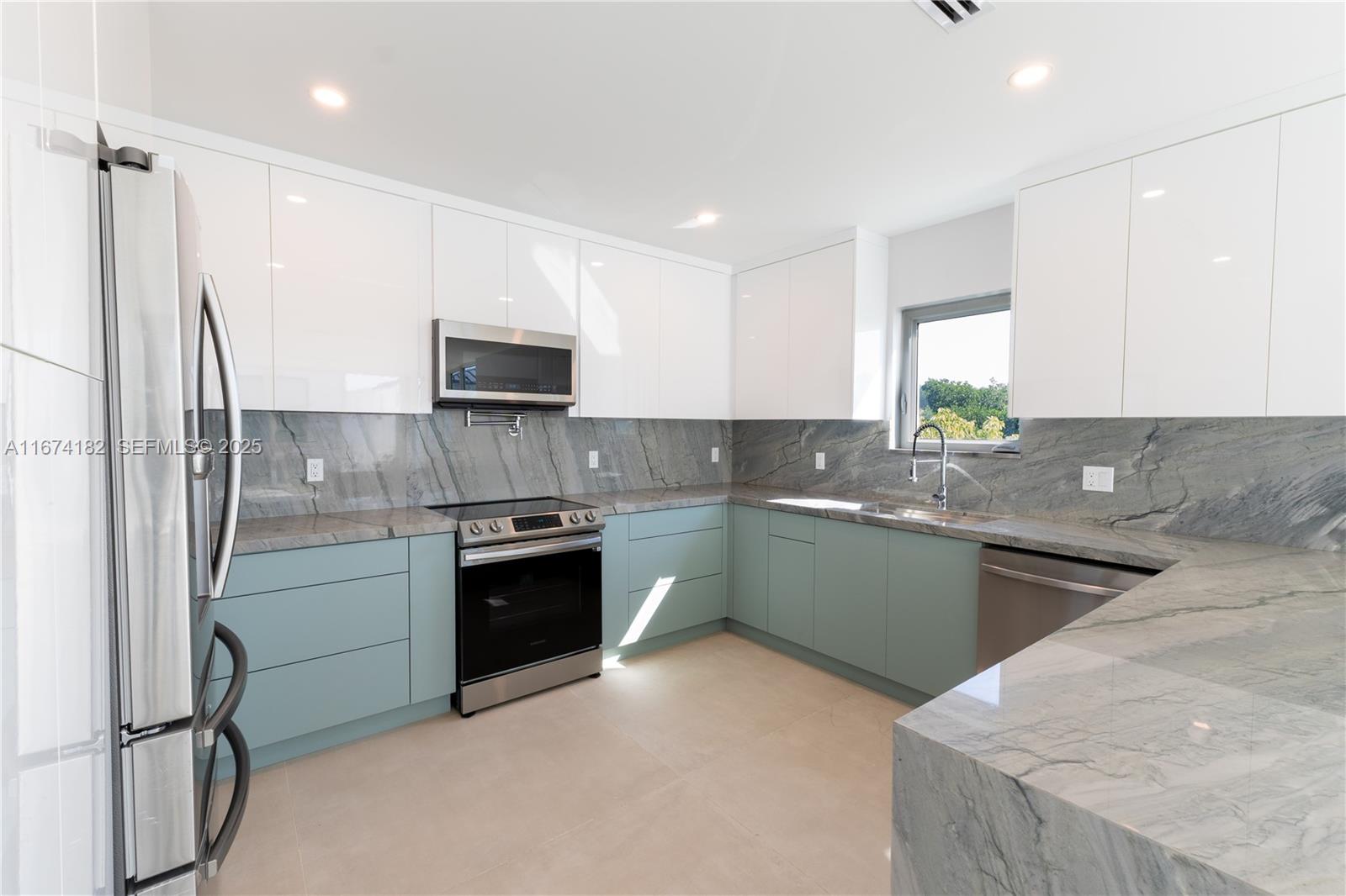 KEY LARGO OCEAN RESORT CO - Residential