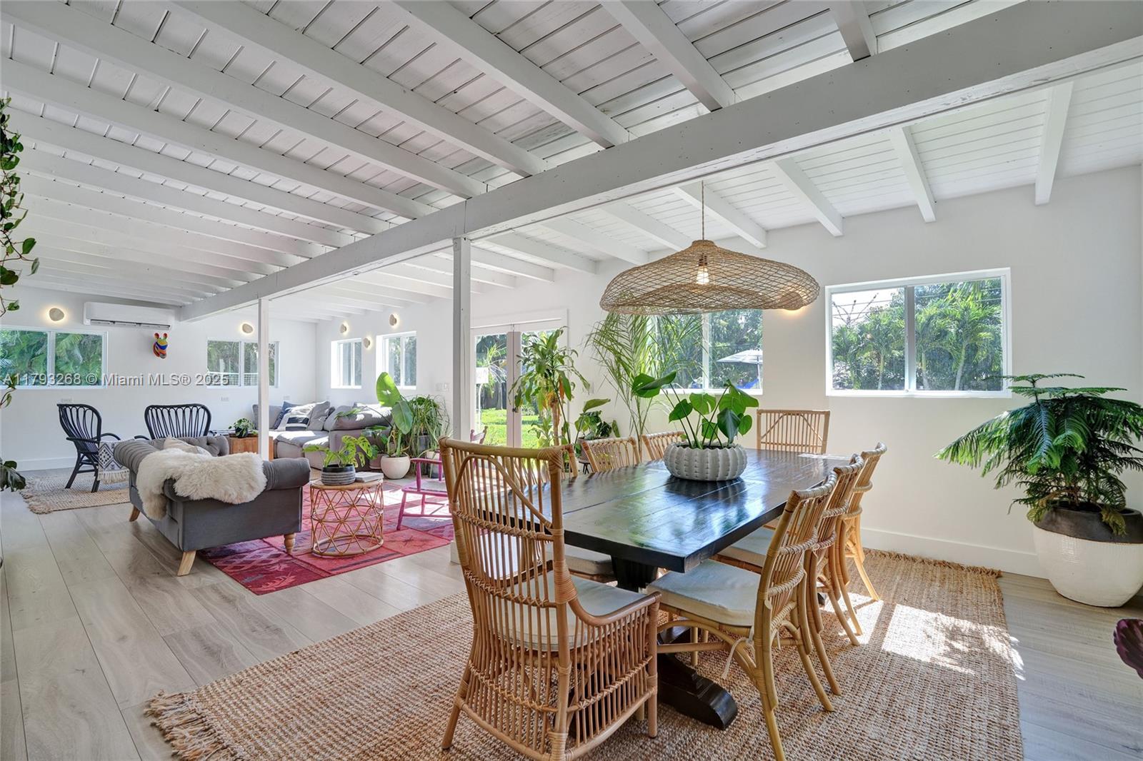 Rental Property at 17505 Sw 90th Ave, Palmetto Bay, Miami-Dade County, Florida - Bedrooms: 4 
Bathrooms: 3  - $6,950 MO.