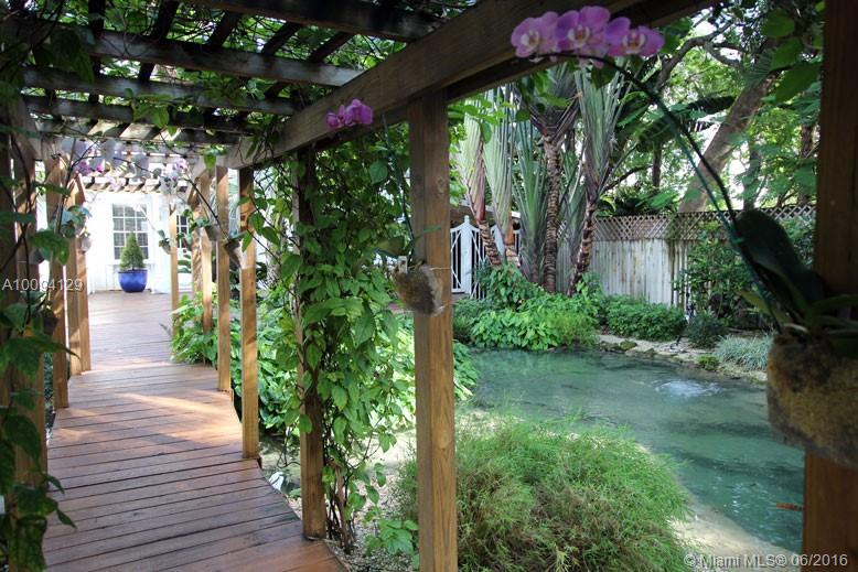 DOUGLAS CIRCLE - Residential