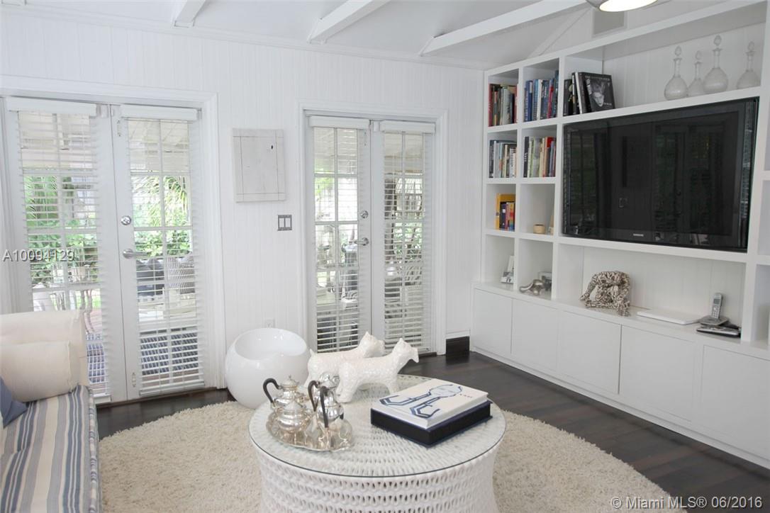 DOUGLAS CIRCLE - Residential