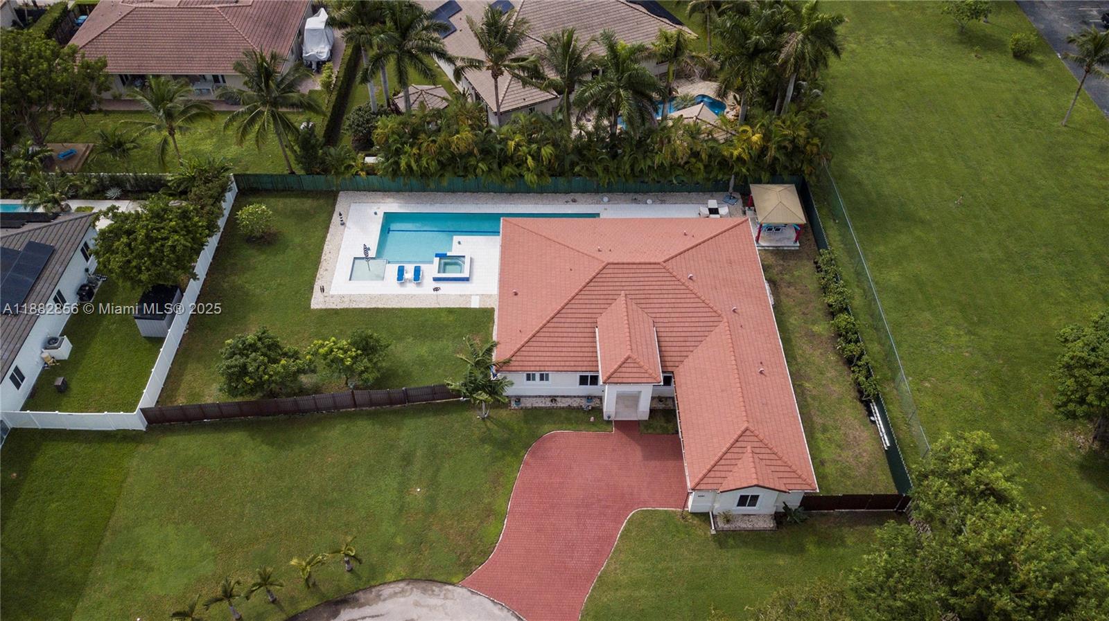COCO BAY ESTATES - Residential