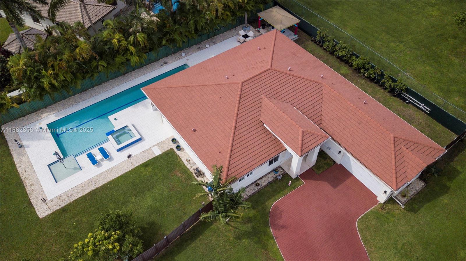 COCO BAY ESTATES - Residential