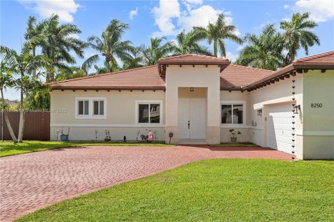 8250 SW 188th Ter Cutler Bay FL 33157