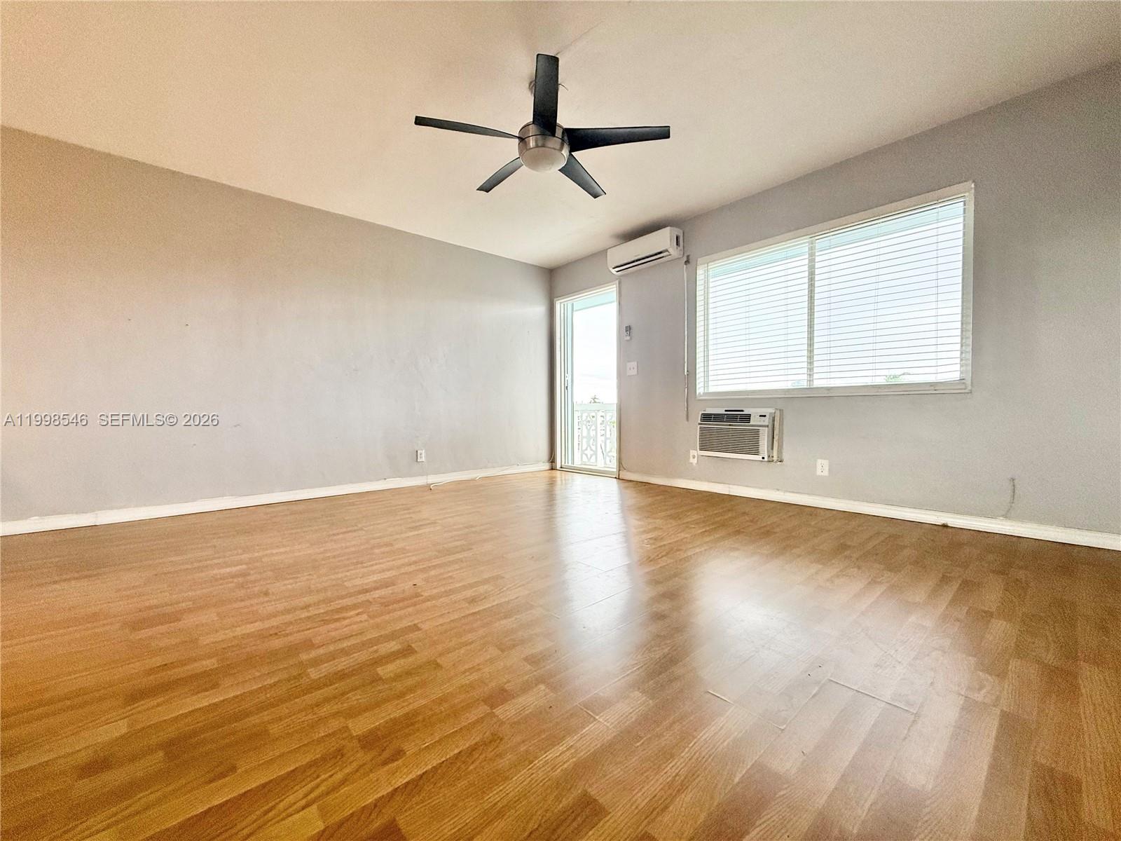 455 Golden Isles Dr 309