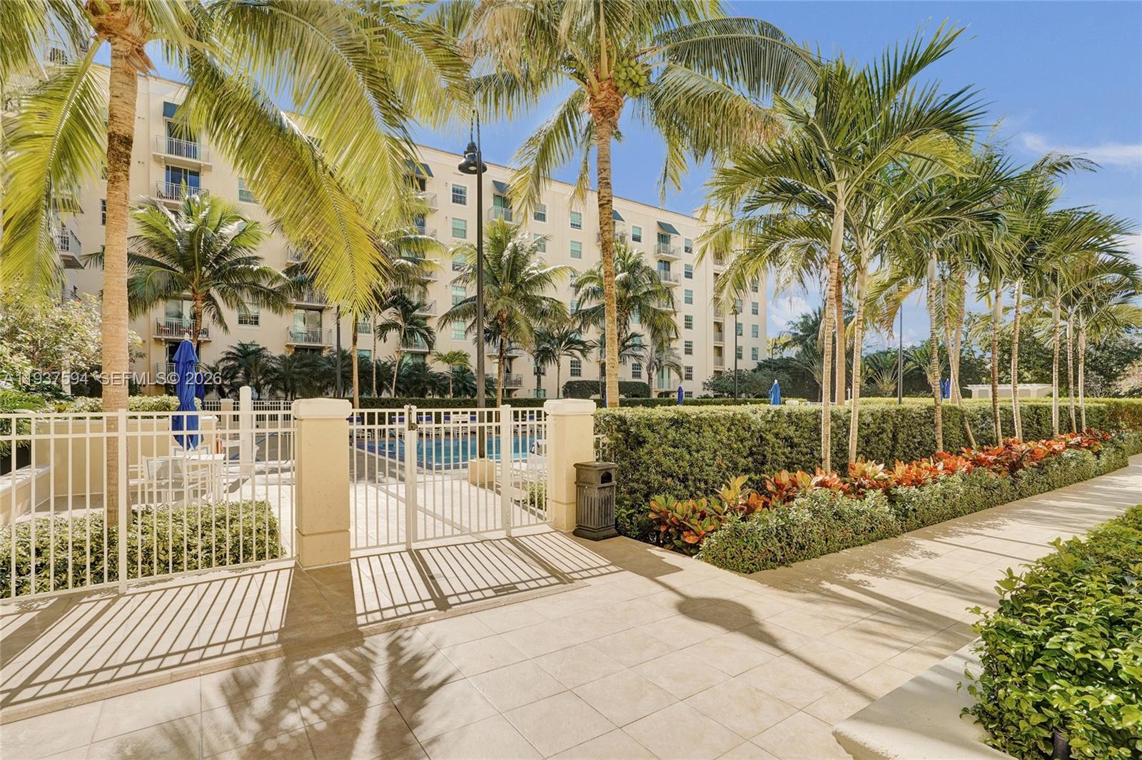 610 CLEMATIS CONDO - Residential