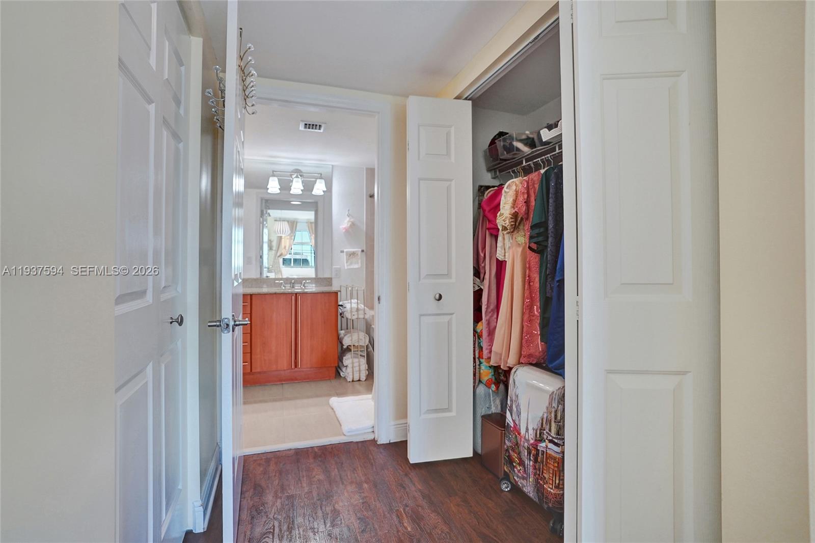 610 CLEMATIS CONDO - Residential