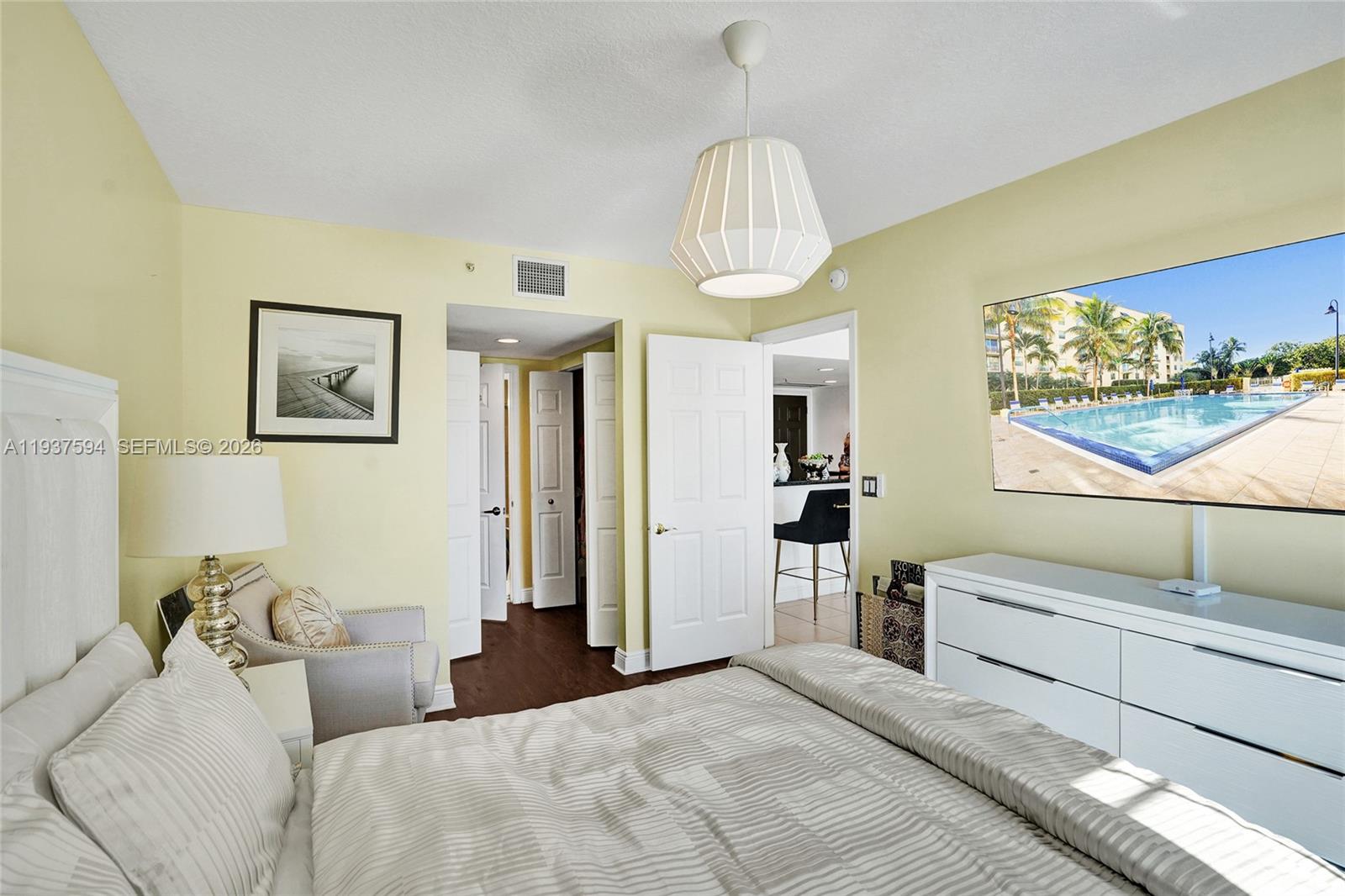 610 CLEMATIS CONDO - Residential