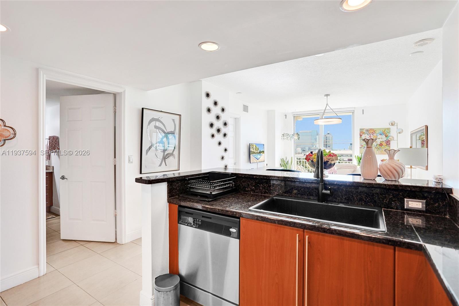 610 CLEMATIS CONDO - Residential