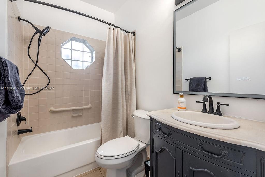 PLUM AT BOCA POINTE CONDO - Residential Lease