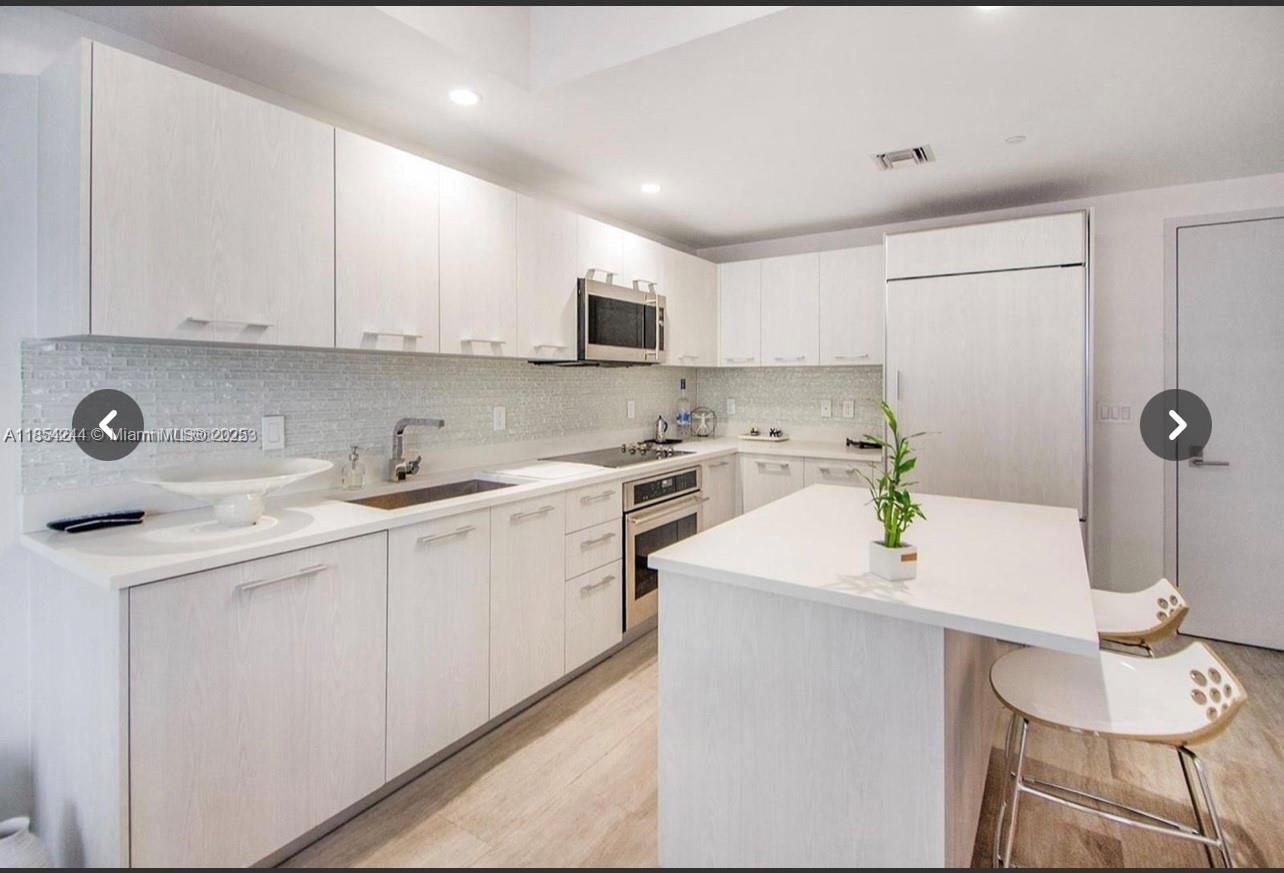 55 SW 9th St 3802