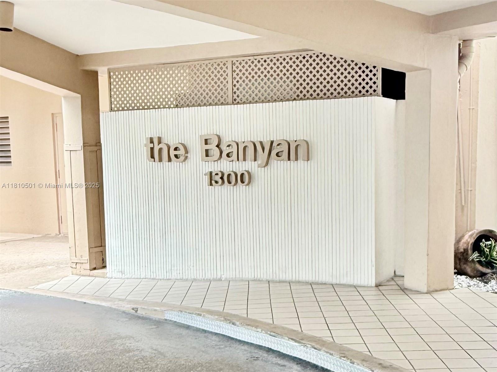 Photo 1 of 1300 Saint Charles Pl 706, Pembroke Pines, Florida, $1,700, Web #: 11810501